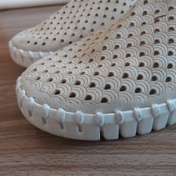 ILSE JACOBSEN Tulip 139 Slip On Perforated Cream Sneakers Shoes - Size 8.5 / 9 - Picture 4 of 15